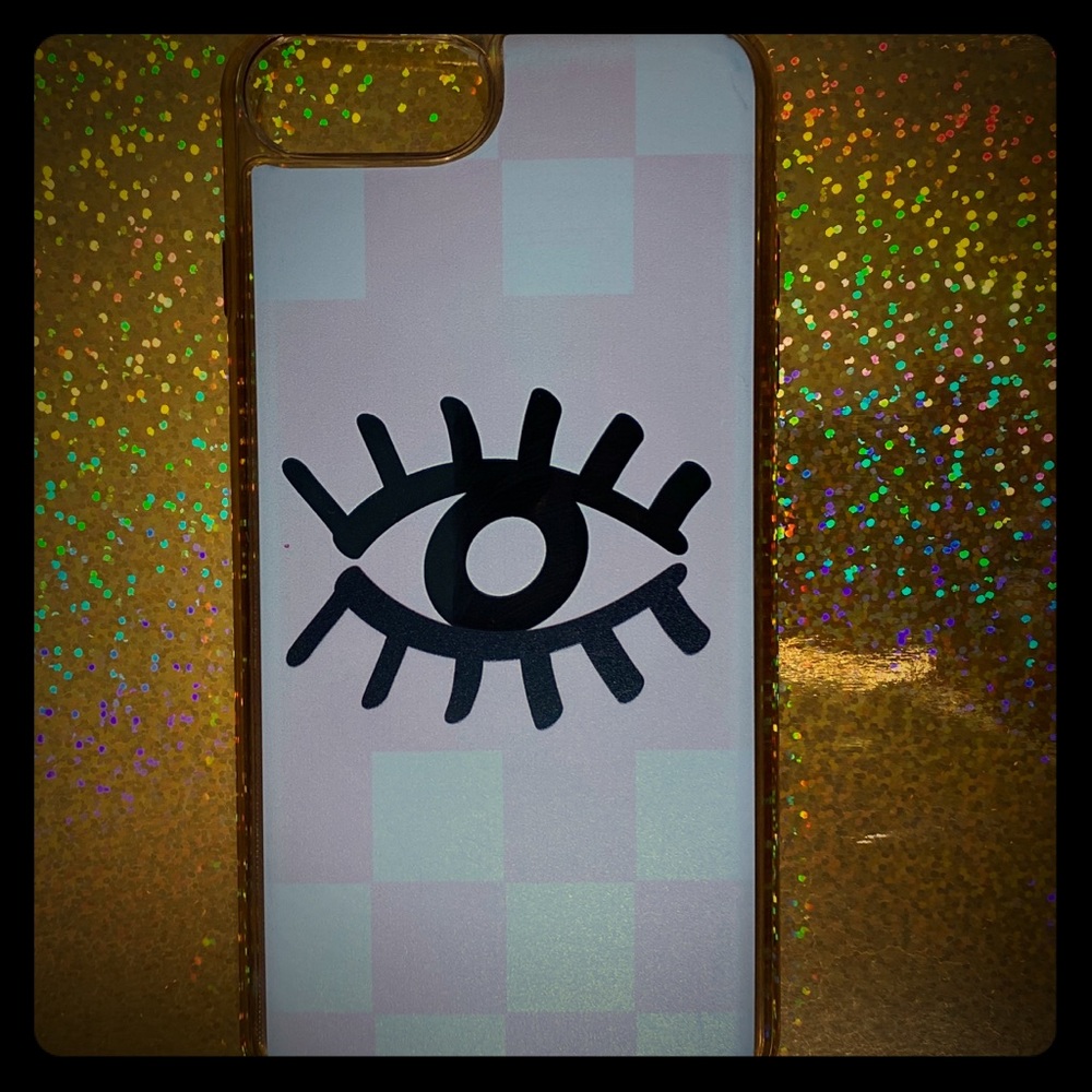 Cute phone case.😍